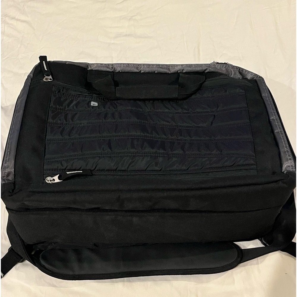 Ogio single shoulder laptop bag - Picture 6 of 14
